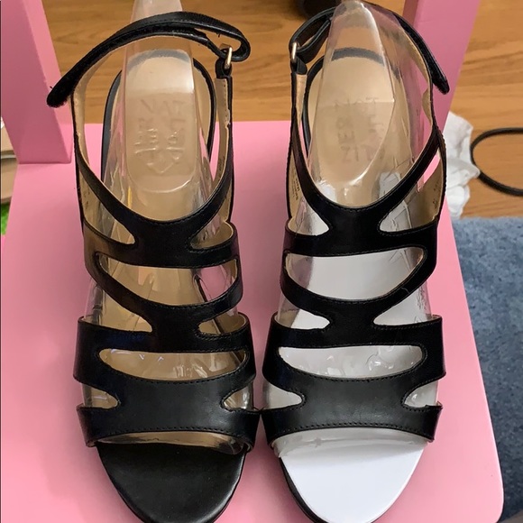 naturalizer dianna platform sandal